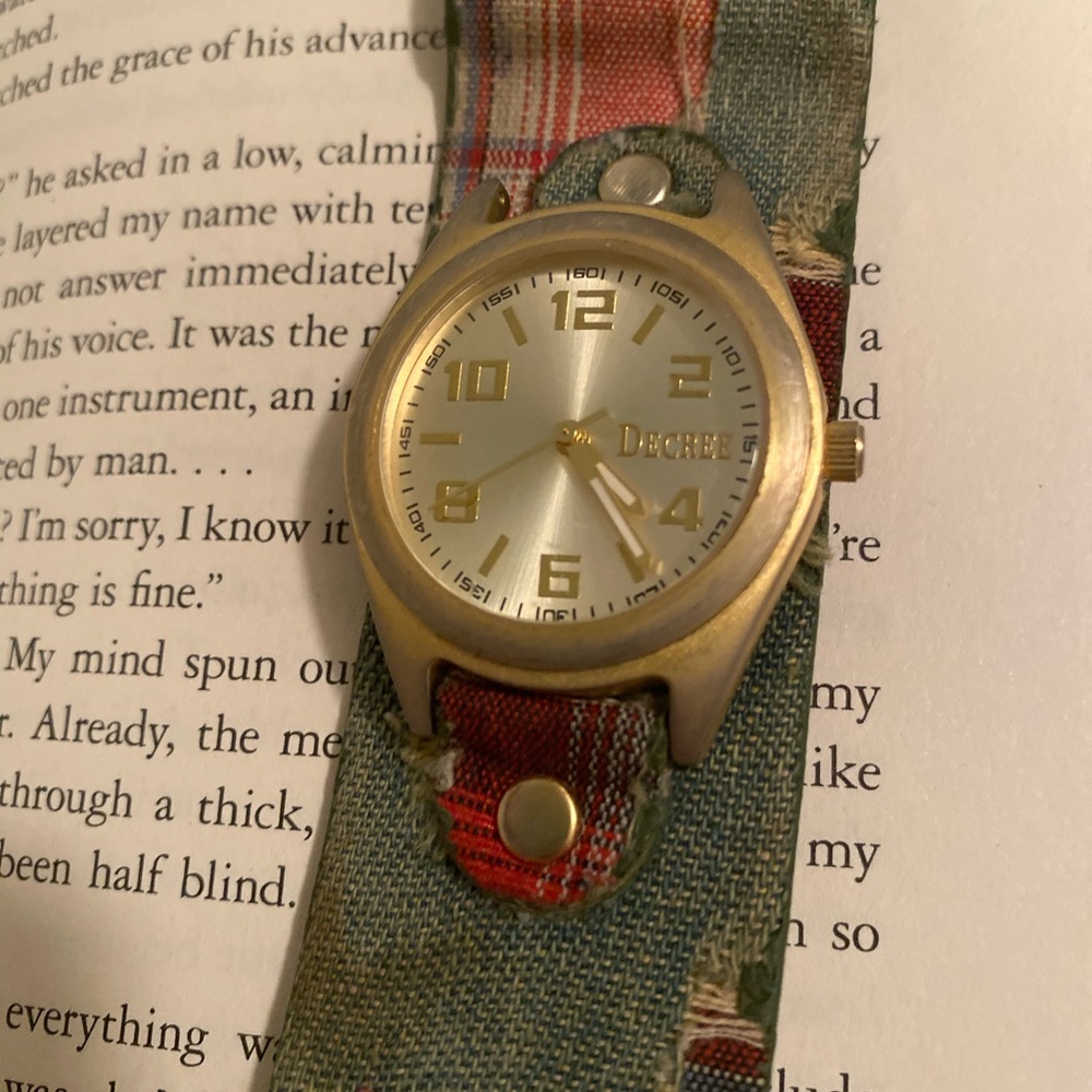Decree watch
